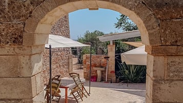 Villa | Terrace/patio