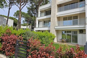 Unclassified image, 2 of 18, button - Pinegrove Apartment (Durres)