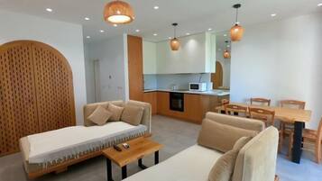 Cribs/infant beds