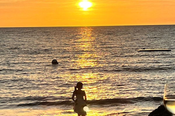 Sun loungers, beach towels