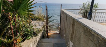 Amfitriti Seafront Apartment 1 by RentalsPro