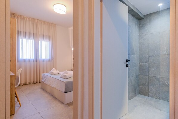 2 Schlafzimmer, Bügeleisen/Bügelbrett, Internetzugang, Bettwäsche