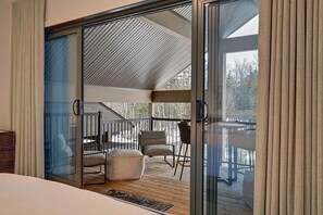 Deluxe Condo, Balcony