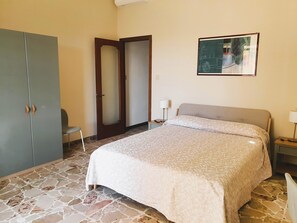 3 室のベッドルーム、WiFi、ベッドシーツ