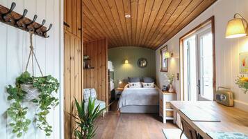 1 phòng ngủ, trang trí khác biệt