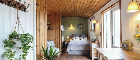 1 chambre, décoration personnalisée, ameublement personnalisé