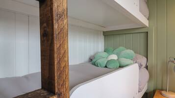 1 bedroom, individually decorated, individually furnished, free WiFi