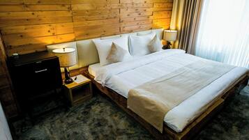 In-room safe, iron/ironing board, free WiFi, bed sheets