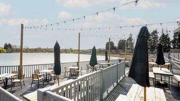 Cottage | Outdoor dining