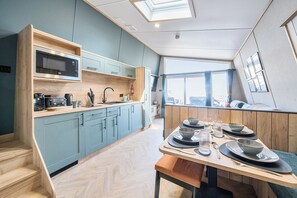 Dining - Starlight Skylight - Billing Aquadrome (Northampton)