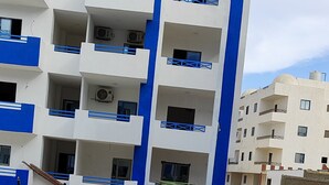 المنطقة المحيطة بالمنشأة