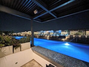 Front of property – evening/night - Ipana Siempre Playa Dowtown (Playa del Carmen)