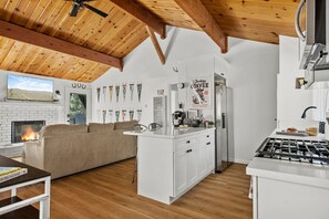 Fridge, microwave, oven, stovetop - Cowboy Cabin ~ Lake View, EV Charger, Near Village (Big Bear Lake)