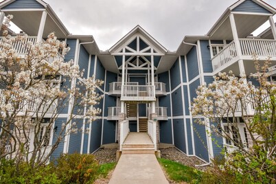 Luxury 2BR King Condo – with Pool & Spa Access