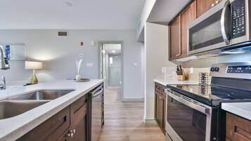 Fridge, microwave, oven, stovetop