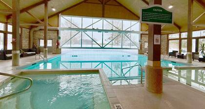 King Suite – Sauna, Kitchen & heated Pool