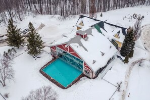 Exterior - King Suite – Sauna, Kitchen & heated Pool (Shanty Bay)