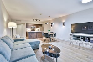 TV, fireplace