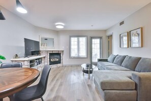 TV, fireplace - Hideaway 2BR Condo Pool & Heated Pool (Shanty Bay)