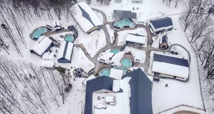 Hideaway 2BR Condo Pool & Heated Pool