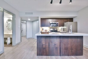 Fridge, microwave, oven, stovetop - Hideaway 2BR Condo Pool & Heated Pool (Shanty Bay)