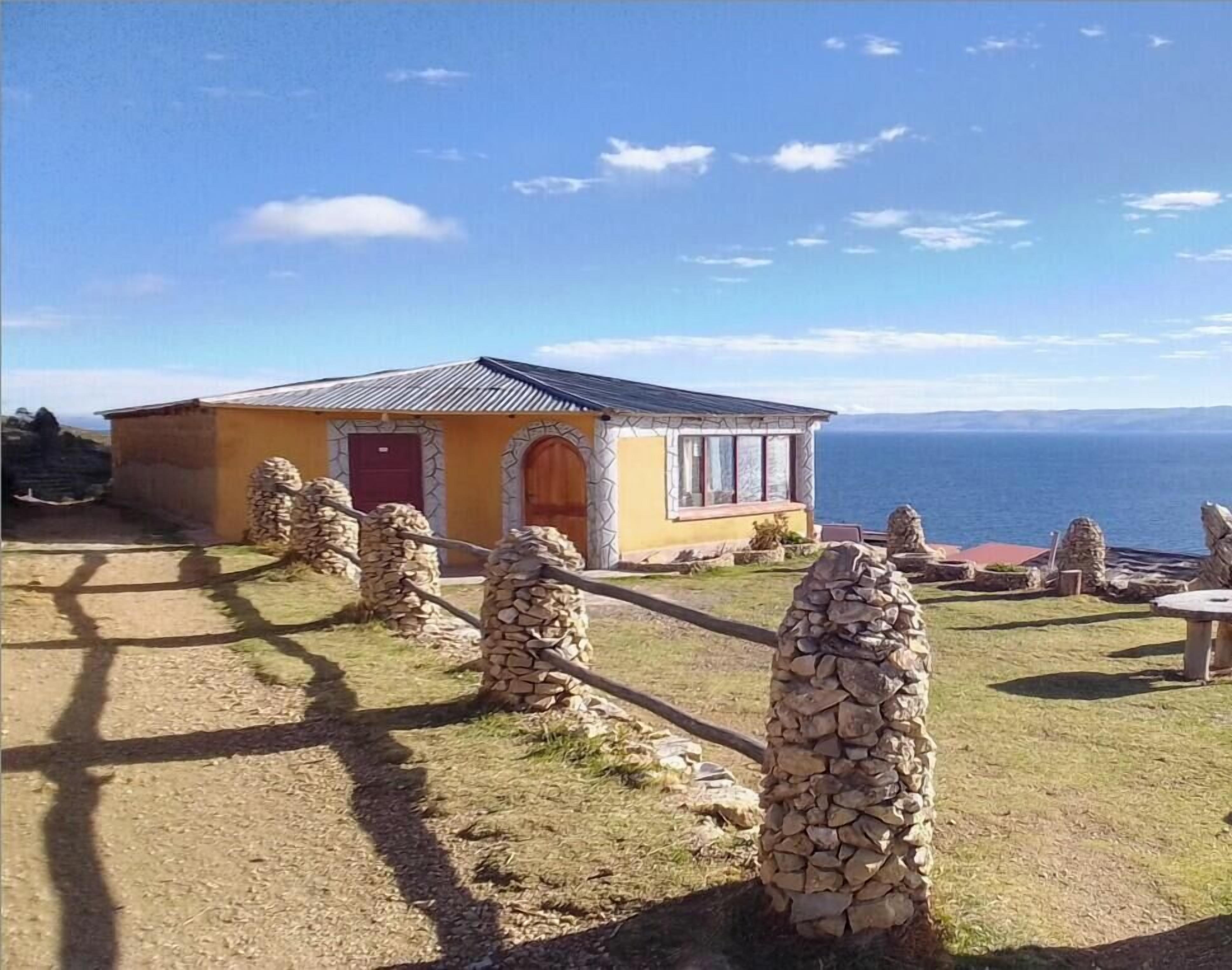 Vista frontal de la propiedad