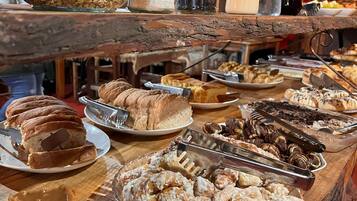 Free daily buffet breakfast