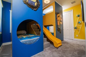 5 chambres, fer et planche à repasser, Wi-Fi, draps fournis