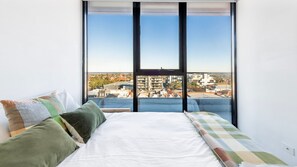 2 bedrooms, desk, free WiFi, bed sheets