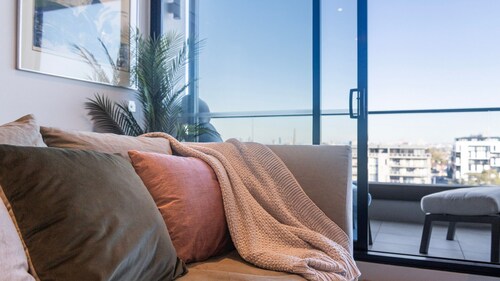 Wellness and Style - 2BR Apartment with Pool, Hot Tub and Gym