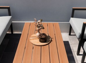 아파트 (Three Bedroom Apartment Kurte with Ga) | 다이닝룸