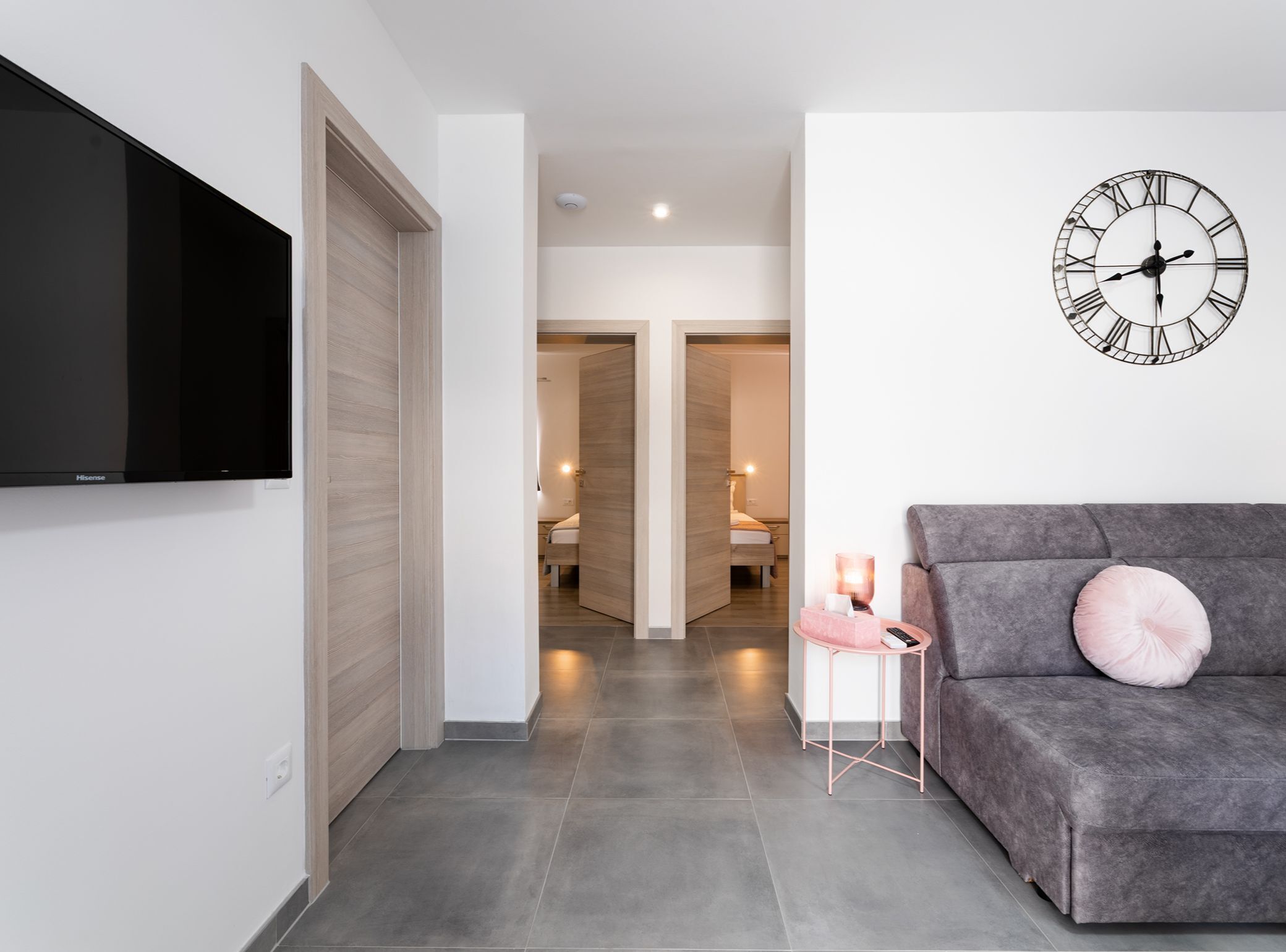 Apartment (Three Bedroom Apartment Kurte with Ga) | Living room | 32-inch flat-screen TV with cable channels