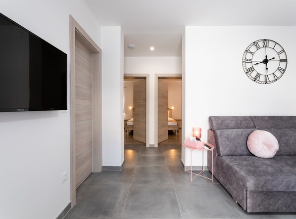 Apartment (Three Bedroom Apartment Kurte with Ga) | Living room | 32-inch flat-screen TV with cable channels