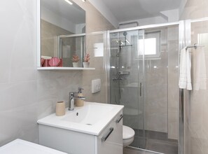 Bathroom - Apartment Kurte (Nerezise)