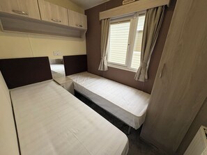 Cottage | 3 bedrooms, individually decorated, individually furnished, free WiFi - Caravan 941 (Clacton-on-Sea)
