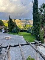 舒适双人房或双床房, 城市景观 | 免费 WiFi、床单