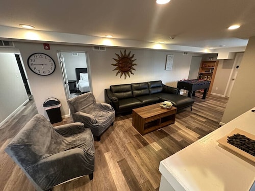 6th street 101 - Walk to Main St