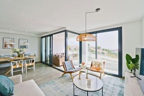 Room - Royal Palm 36 8 Pax Villa with Heated Private Pool (Nerja)