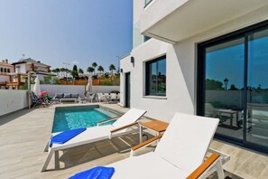 Unclassified image, 3 of 17, button - Royal Palm 36 8 Pax Villa with Heated Private Pool (Nerja)