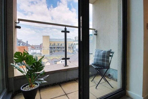 Room - Dray Court - Luxury 2 Bedroom Apartment (Castle)