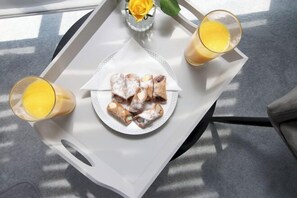 Food and drink - Dray Court - Luxury 2 Bedroom Apartment (Castle)