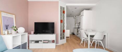 1 bedroom, desk, iron/ironing board, WiFi