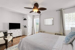 2 slaapkamers, een strijkplank/strijkijzer, gratis wifi, beddengoed