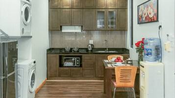 Panoramic Apartment, Balcony, City View | Private kitchen