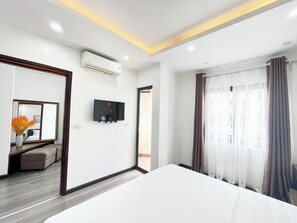 Apartamento panorâmico, sacada, vista para a cidade | Roupas de cama premium, edredons de pluma, frigobar