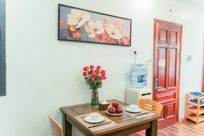 Panoramic Apartment, Balcony, City View | In-room dining