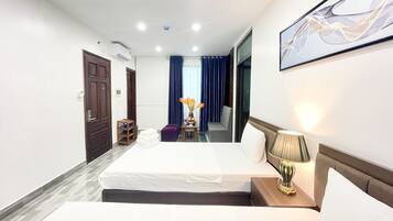 Basic Quadruple Room, Balcony, City View