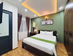 Panoramic Apartment, Balcony, City View | Desk, iron/ironing board, free WiFi, bed sheets
