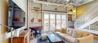 Rehoboth Beach dog friendly townhome w/deck, patio, grill close to marina