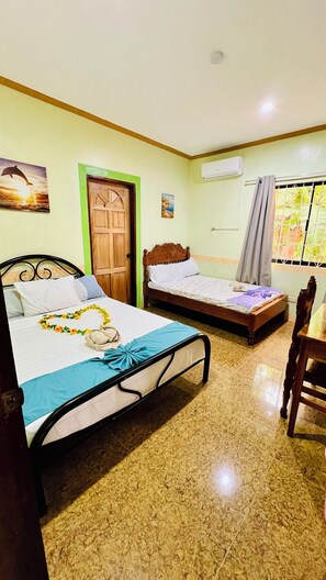 4 bedrooms, desk, iron/ironing board, free WiFi